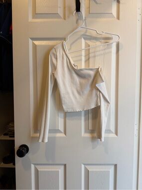 Fashion Nova One-Shoulder Ribbed Crop Top in Cream